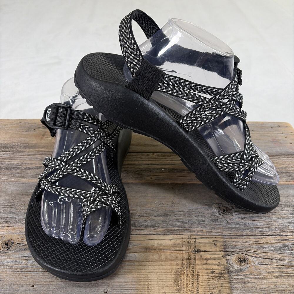 CHACO Cloud Black White Black Strappy ZX/2 Toe Loop Women's Sandals Sz 10 Chrty